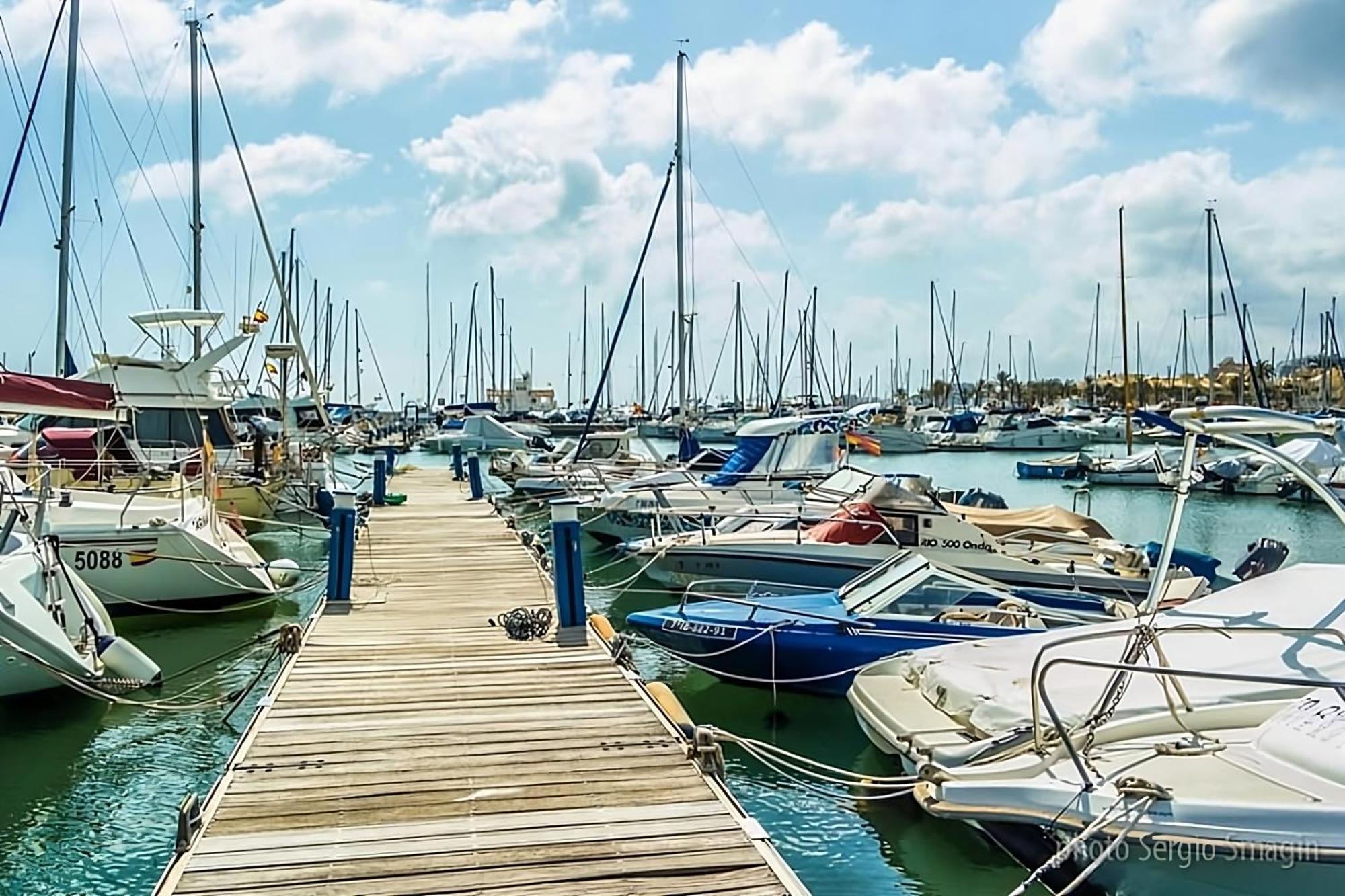 Jupiter. Moderno Estudio. Vistas Al Mar Y Montana ベナルマデナ エクステリア 写真